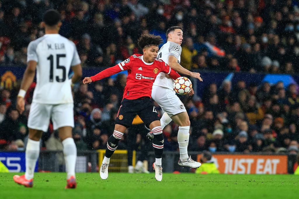 Shola Shoretire against Young Boys in the Champions League (IMAGO / Just Pictures)