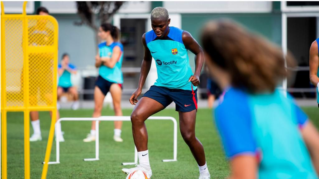 Asisat Oshoala returns from injury, trains with Barcelona Femeni [Photos]