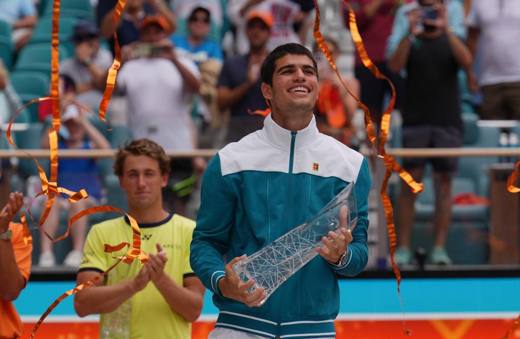 Carlos Alcaraz with his Miami Open trophy