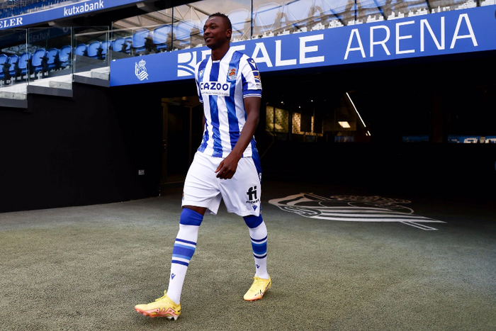 Umar Sadiq at his unveiling
