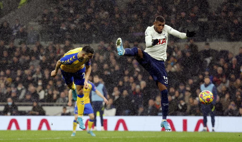 Mohamed with the second equaliser for Southampton