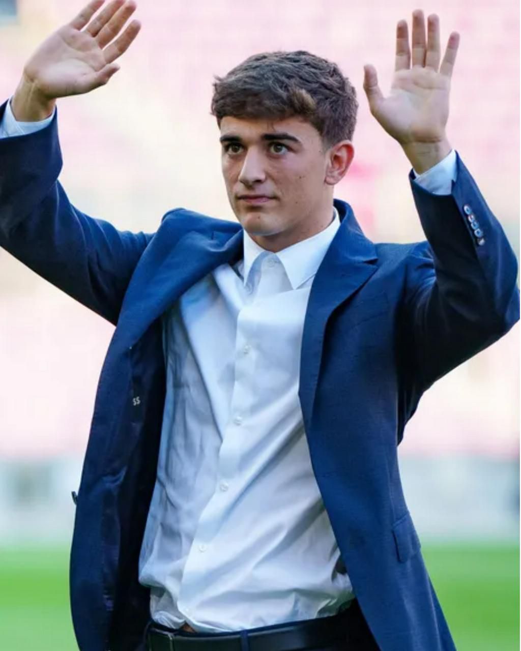 Gavi receives phone number from a strange lady at Barcelona contract renewal