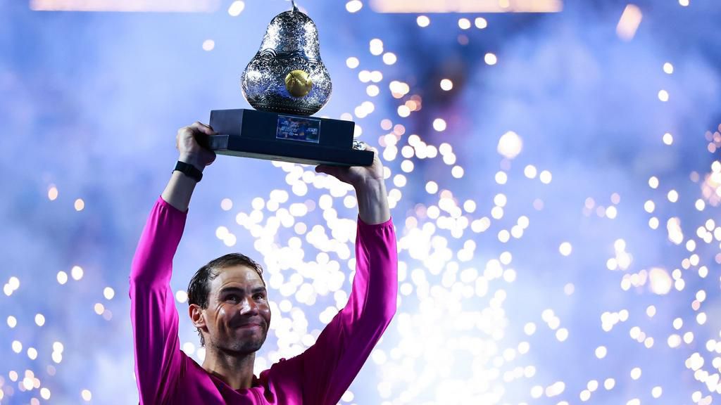 Rafael Nadal with the Mexican Open trophy