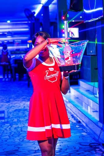 SMIRNOFF HANGOUTS! GAMES, MUSIC AND SMIRNOFF DRINKS IN A BAR NEXT TO YOU