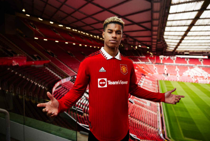 Cristiano Ronaldo models new Manchester United home jersey