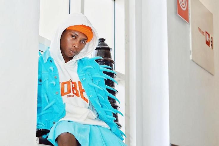 Bella Shmurda and his skirt [Instagram/Bellashmurda]