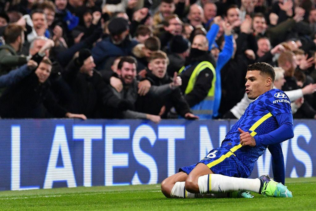 Thiago Silva scored as Chelsea beat Tottenham 2-0