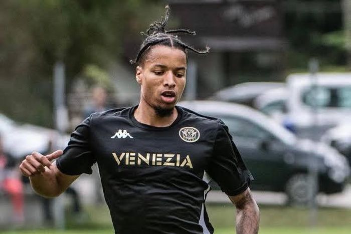 Tyronne Ebuehi is on his way to Empoli