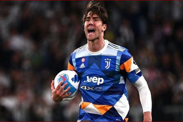 Dusan Vlahovic scored his 50th Serie A goal against Bologna.