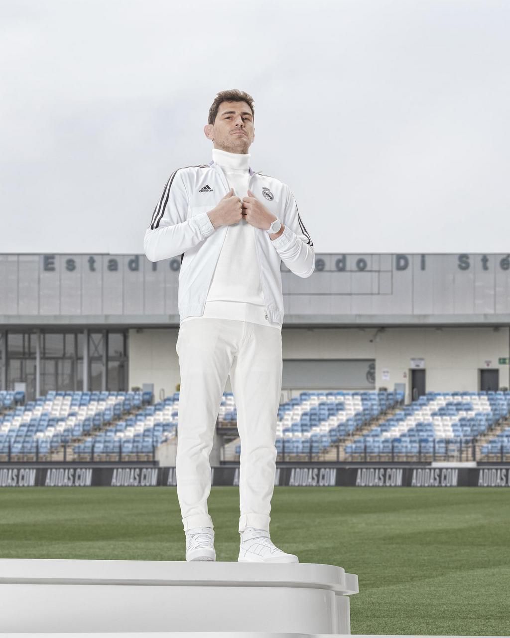 Benzema, Casillas model Real Madrid new kit