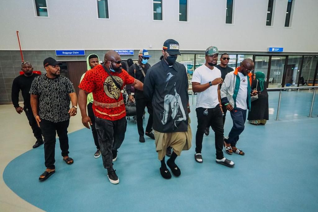 Drama as Nigerian singer Kizz Daniel is arrested in Tanzania [Video]