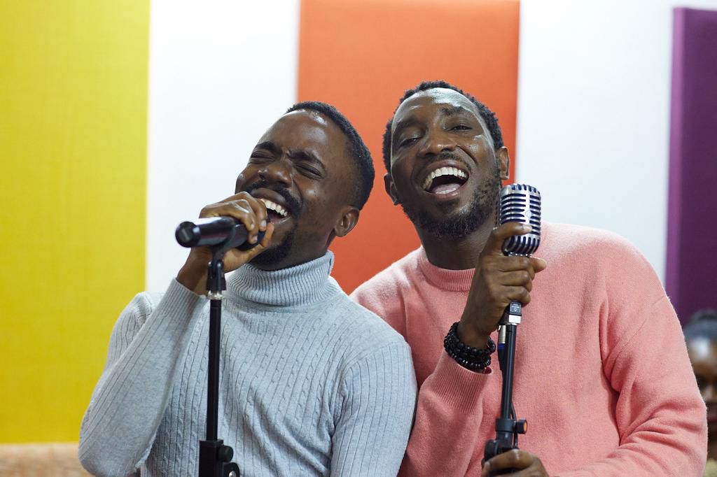 Timi Dakolo hosts 12 lucky fans to intimate event for Valentine's Day