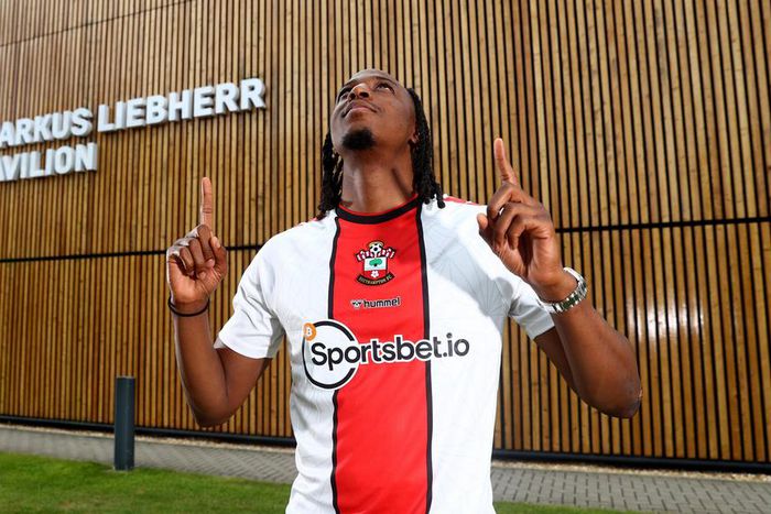 Aribo becomes a Saint.