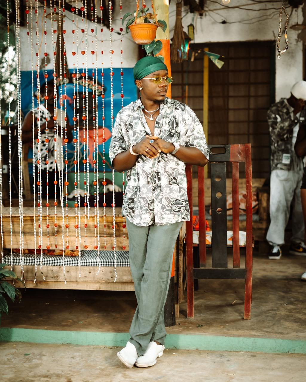 Tanzanian buzzing star Loui recruits Kidi & Maud Elka on the song of the summer