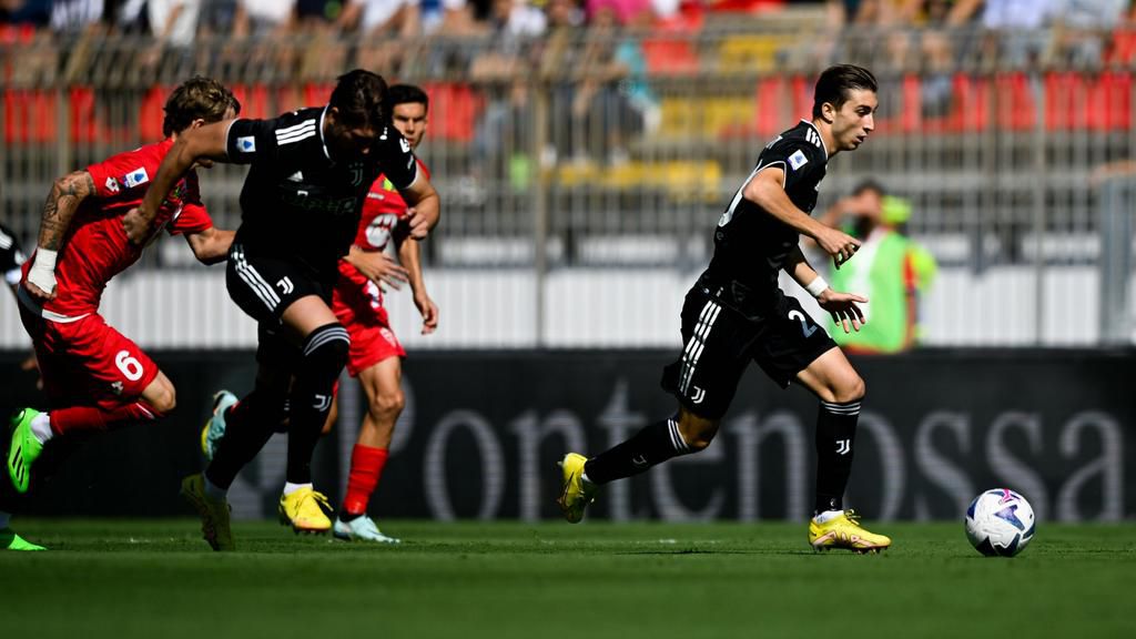 Juventus fans call for Allegri sack after 1-0 loss to Monza