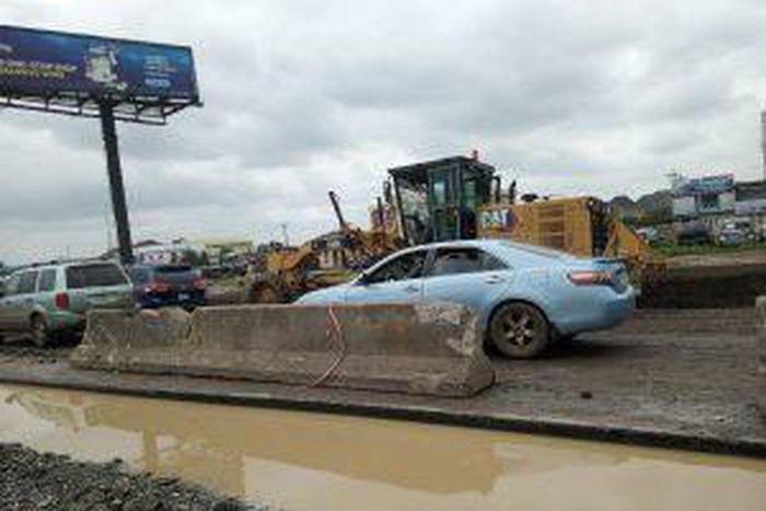Bad section on the Lagos/Ibadan Expressway. [NAN]