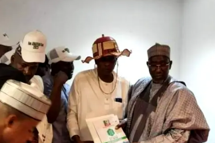Fulani group purchases APC Nomination form for Jonathan. (TVC)
