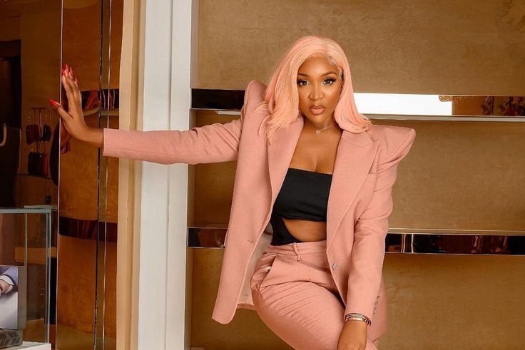 Nigerian model and actress Idia Aisien [Instagram/IdiaAisien]