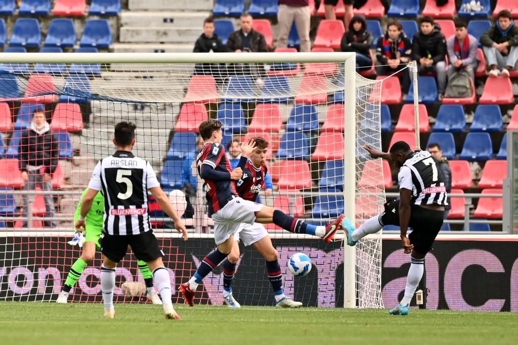 Isaac Success gives Udinese the lead for the first time in the game