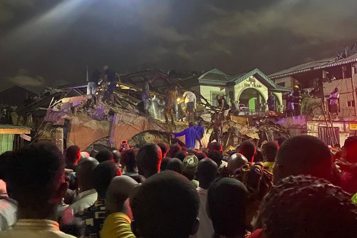 3 storey building collapses in Ebute-Metta, Lagos [Pulse]