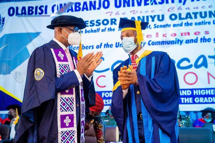 Gov Abiodun gives automatic employment, N2m to 2 best graduating OOU students. [Twitter:@dabiodunMFR]