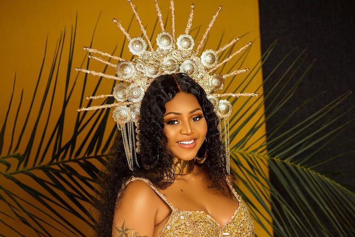 Regina looked oriental in her maternity photo [Instagram/ReginaDaniels]