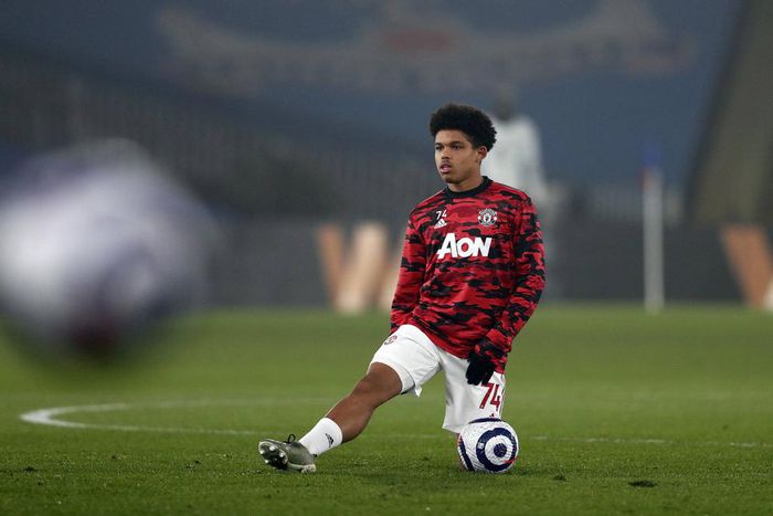 Shola Shoretire training with the Manchester United first team