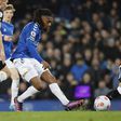 Alex Iwobi scores late on to win it for Everton against Newcastle United (IMAGO/Alan Martin/Colorsport)