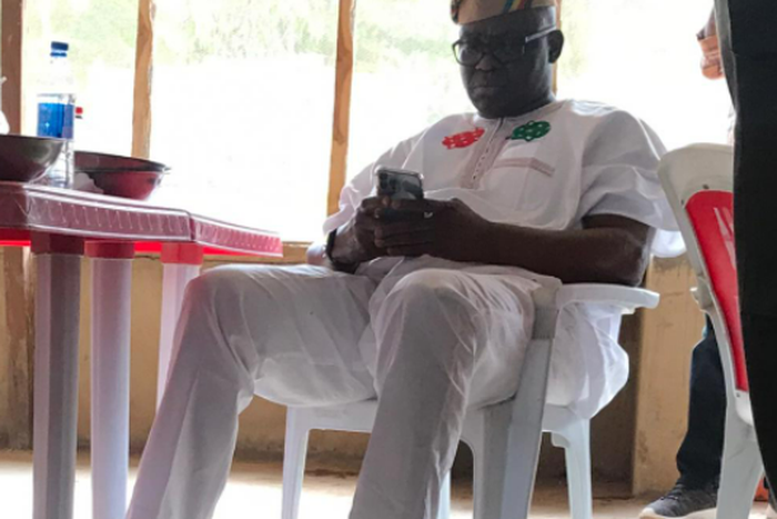 Presidential aspirant, Ayodele Fayose spotted at a popular Amala joint in Abuja (Pulse )