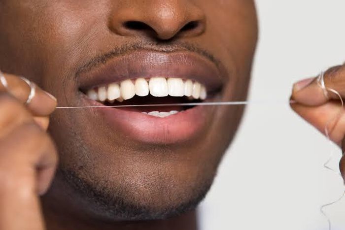 5 natural ways to make your teeth white and shiny