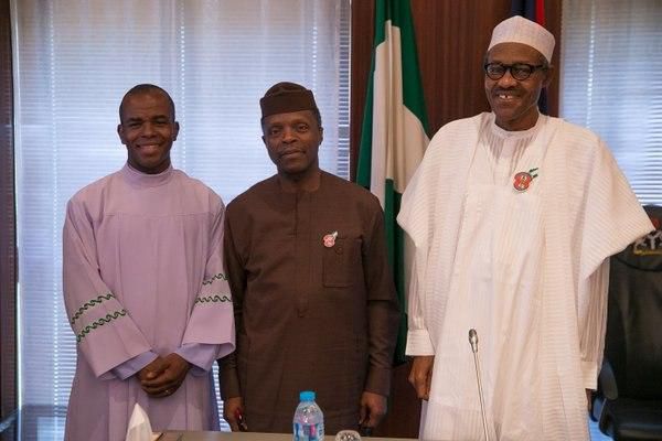 L-R: Rev Father Mbaka, VP Yemi Osinbajo and President Mohammadu Buhari