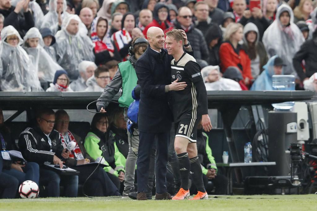 Erik ten Hag and De Jong previously won the Dutch league in 2019