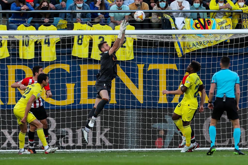 Unai Simon could not take any risks with Chukwueze around