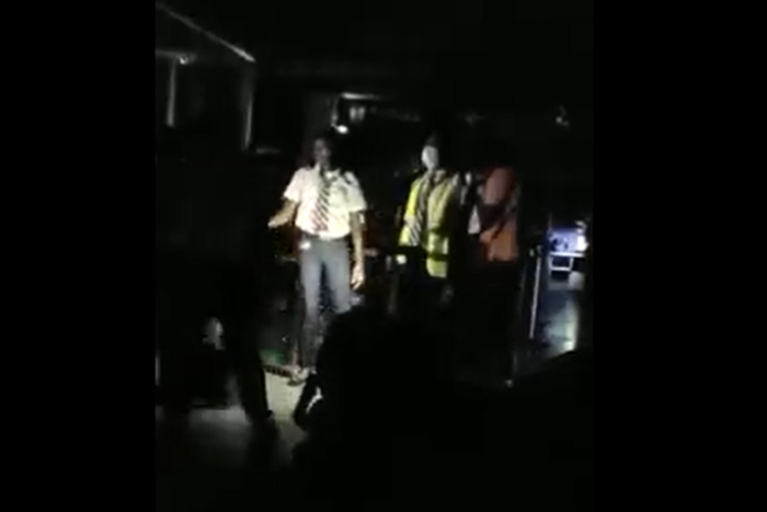 Lagos Airport thrown into darkness due to power outage. [Twitter:@NosaAguebor]