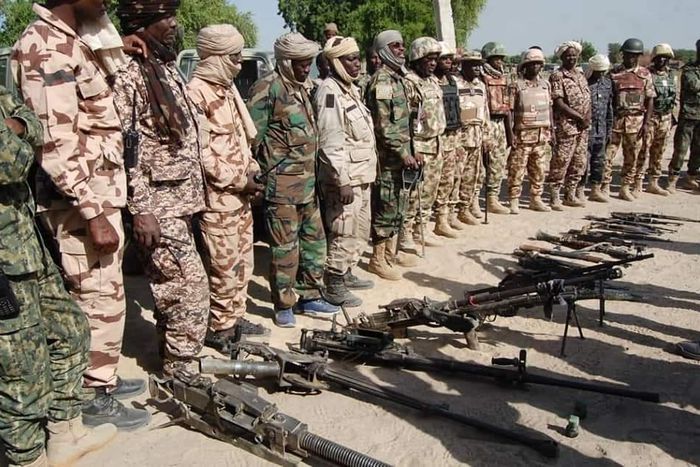 Troops of the Multinational Joint Task Force (MNJTF) consisting of Nigerian and Chadian soldiers. [Twitter/@HQNigerianArmy]