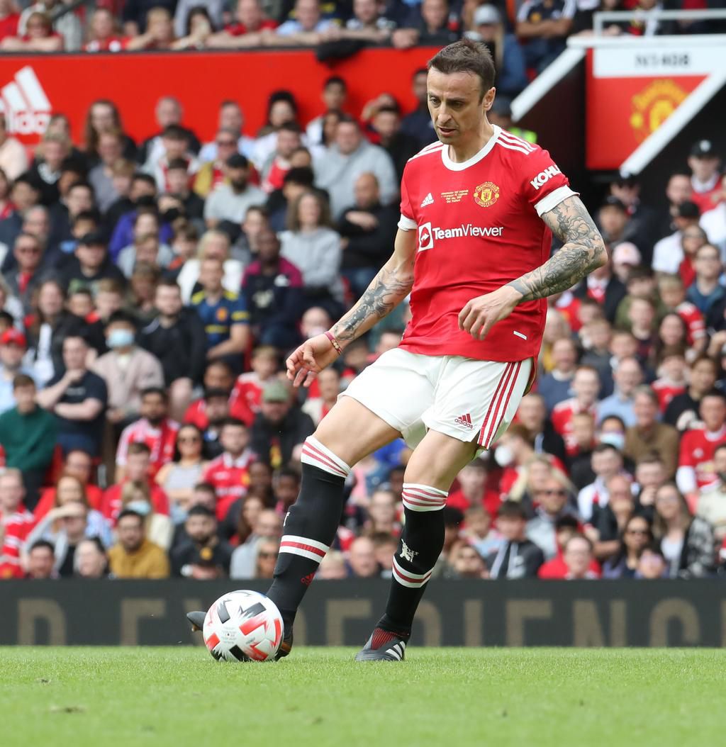 Manchester United lose 1-3 to Liverpool in legends game