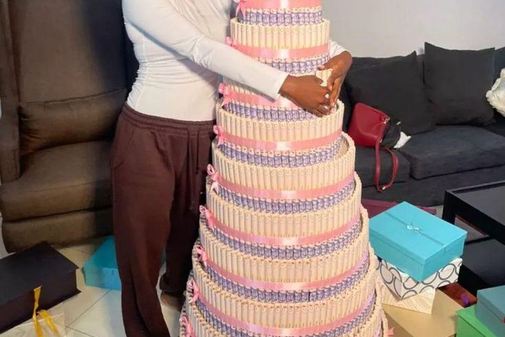 Money cakes seem stressful to dismantle [Instagram/Saskaydaily]