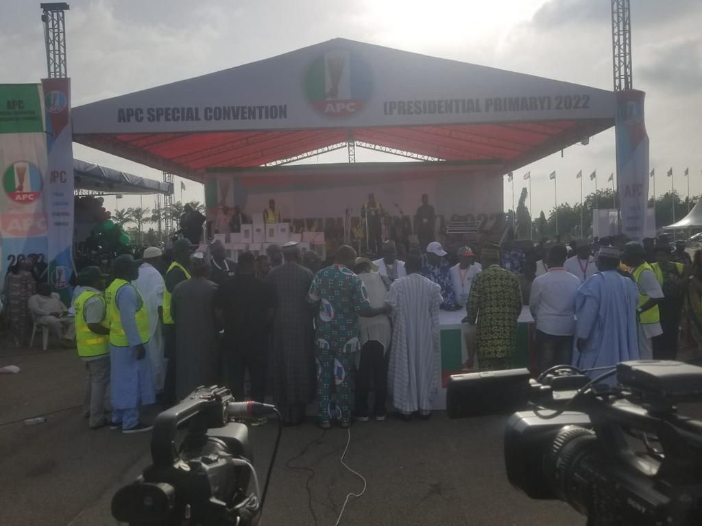 Agents to introduce themselves