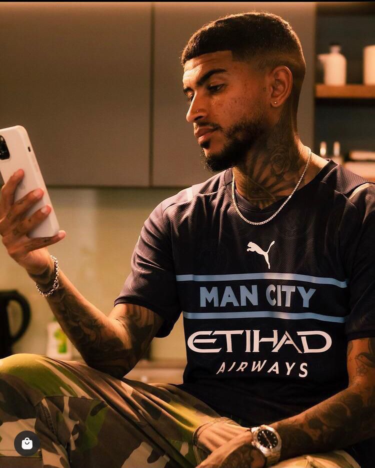 Puma SA show off Man City's Third Replica Jersey