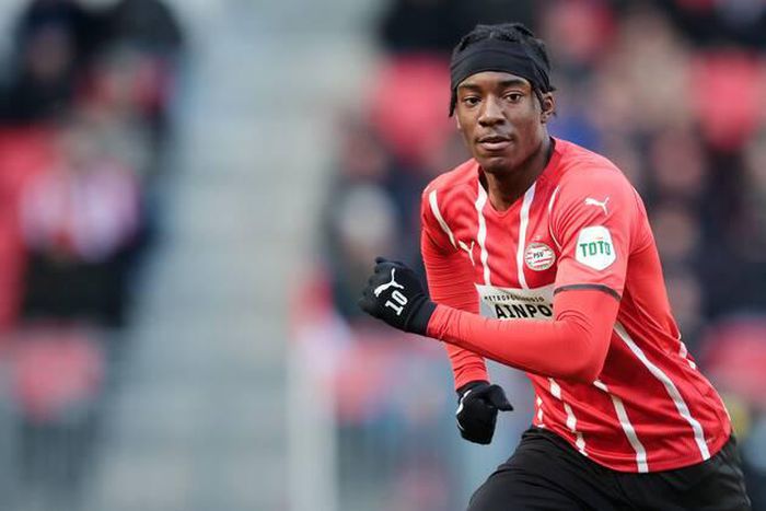 Noni Madueke against Heracles. Photo Credit: IMAGO