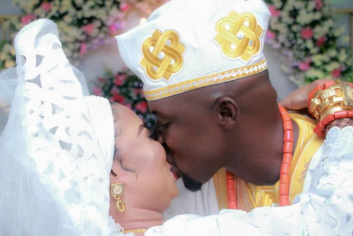 Lizzy Anjorin and hubby, Lateef Lawal [Instagram/LizzyAnjorinOriginal]