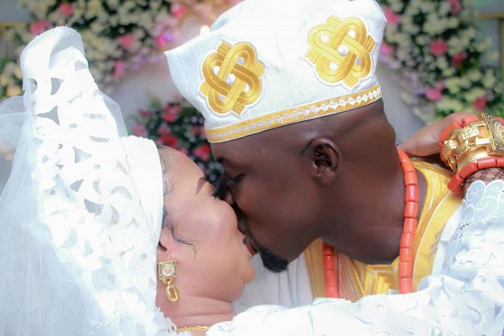 Lizzy Anjorin and hubby, Lateef Lawal [Instagram/LizzyAnjorinOriginal]