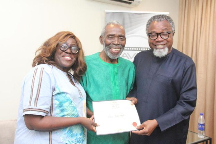 Olu Jacobs receives membership award [AVRS]