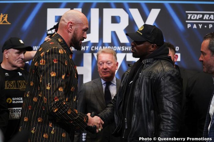 Tyson Fury and Dillian Whyte shake hands
