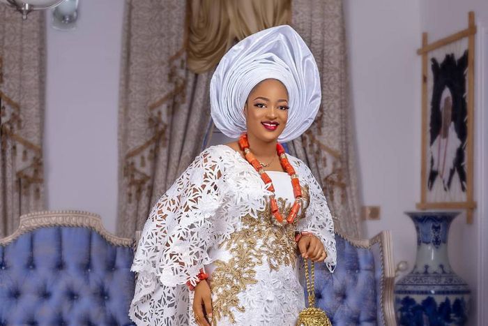 Queen Naomi Silekunola [Instagram/queen_silekunolanaomi_ogunwus]