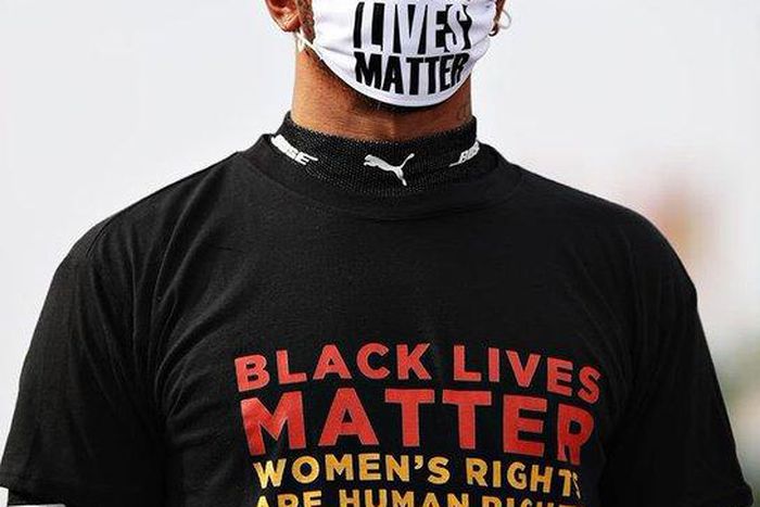 Sir Lewis Hamilton has hit back at the racist remarks made by former F1 driver Nelson Piquet