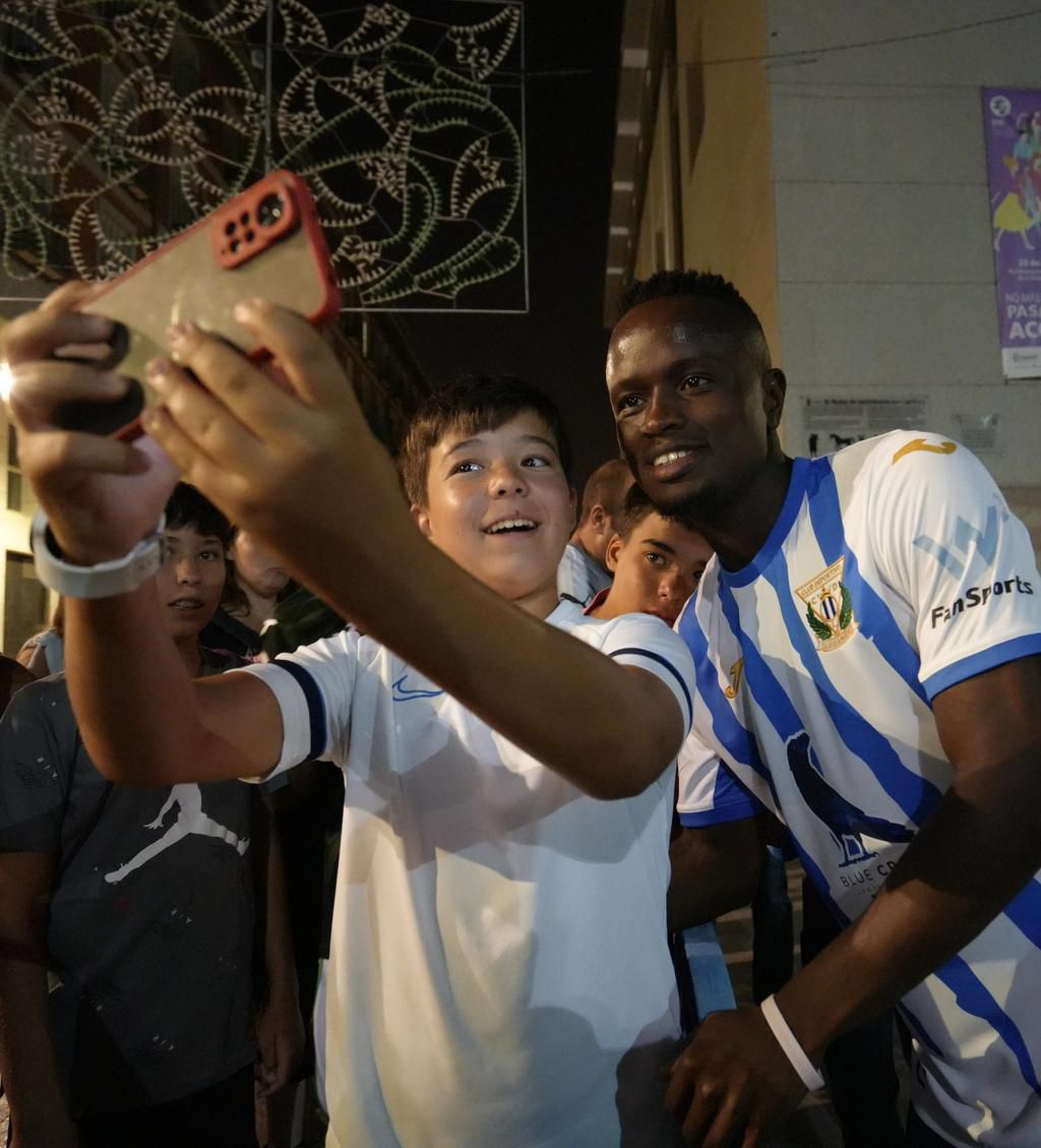 More pictures from the Presentation at Plaza Major.