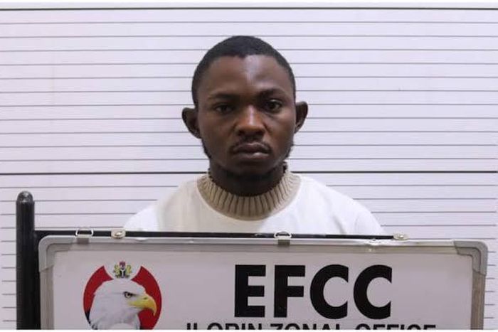 Efcc arrest corp member