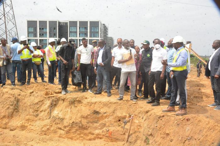 Gov. Babajide Sanwo-Olu of Lagos State (2nd R); Commissioner for Environment and Water Resources, Mr Tunji Bello (3rd R); Permanent Secretary, Office of Drainage Services and Water Resources, Mr Nurudeen Shodeinde (4th R) and others at the site of Ongo...