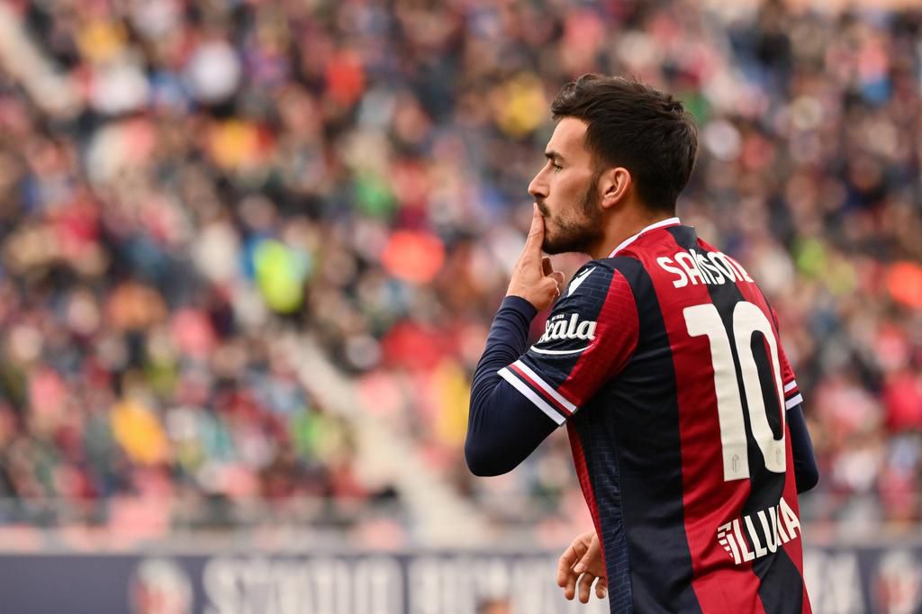 Nicola Sansone celebrating his equalizer